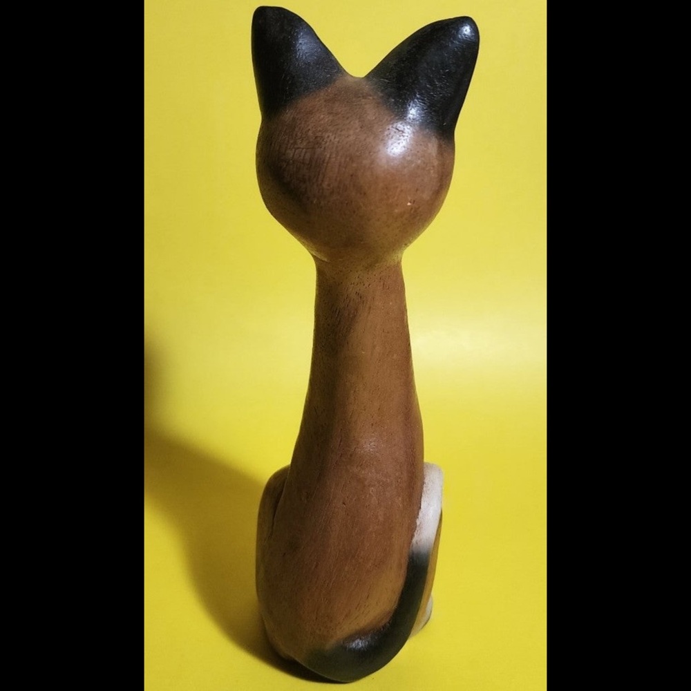8” Hand Carved Wooden Tabby Cat - Picture 4 of 6